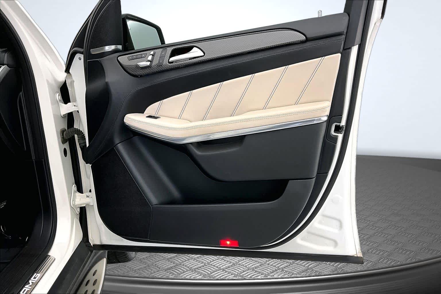 Thumbnail: 2017 Mercedes-Benz GL-Class - 24
