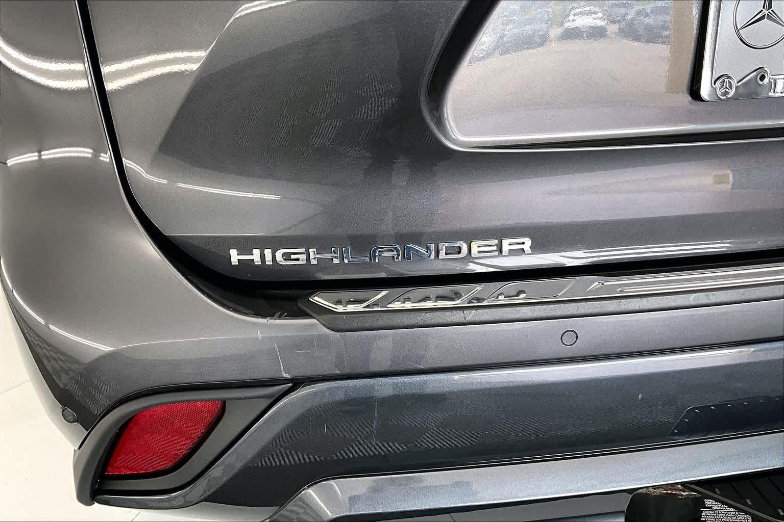 Thumbnail: 2022 Toyota Highlander - 6