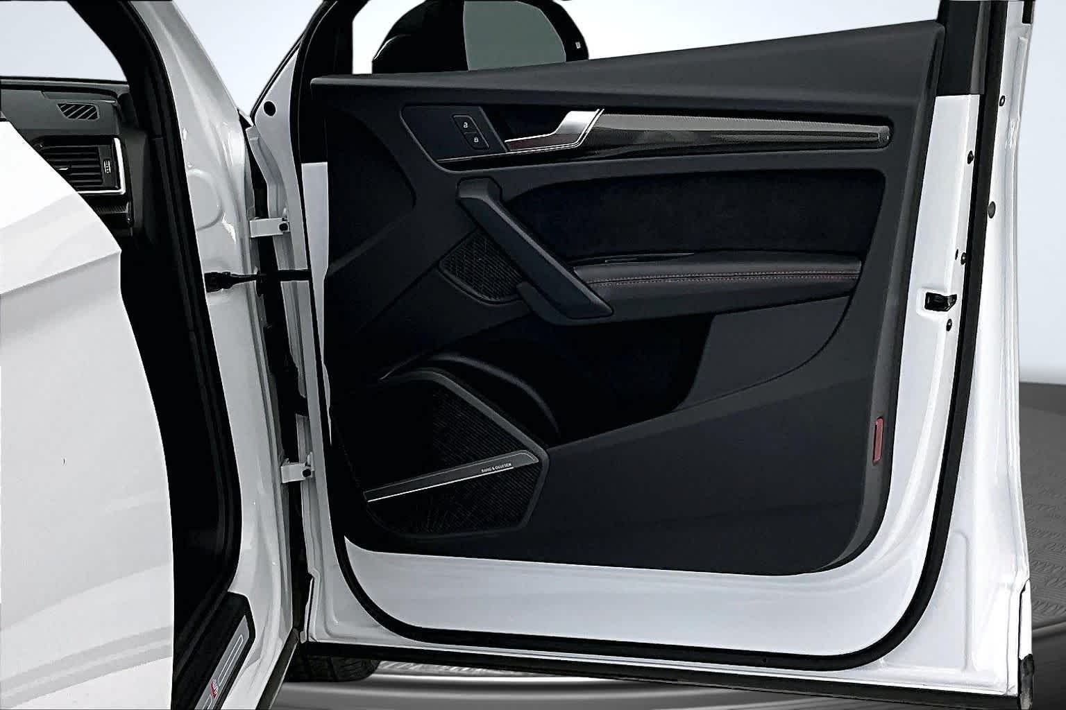 Thumbnail: 2024 Audi SQ5 - 23