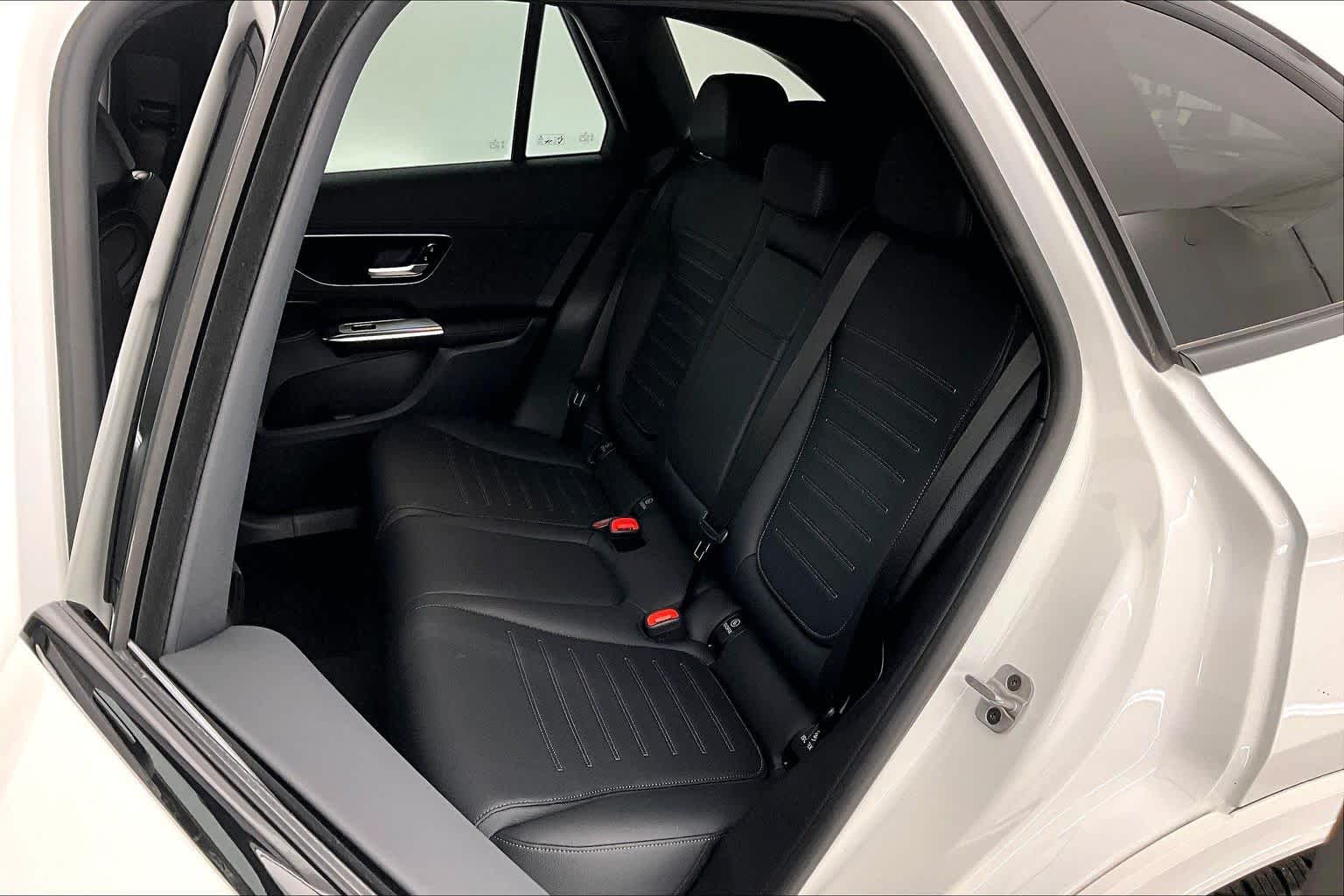 Thumbnail: 2024 Mercedes-Benz GLC - 13