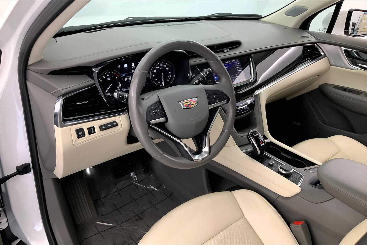 Thumbnail: 2022 Cadillac XT6 - 2