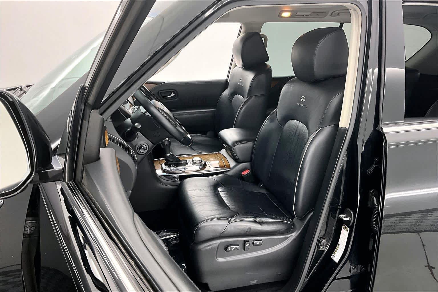 Thumbnail: 2013 INFINITI QX56 - 10