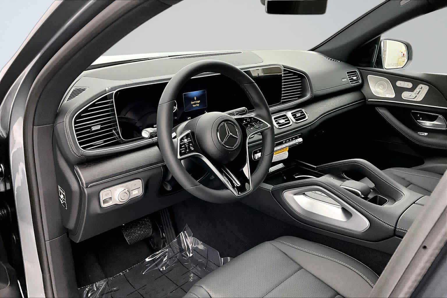 Thumbnail: 2026 Mercedes-Benz GLE - 2