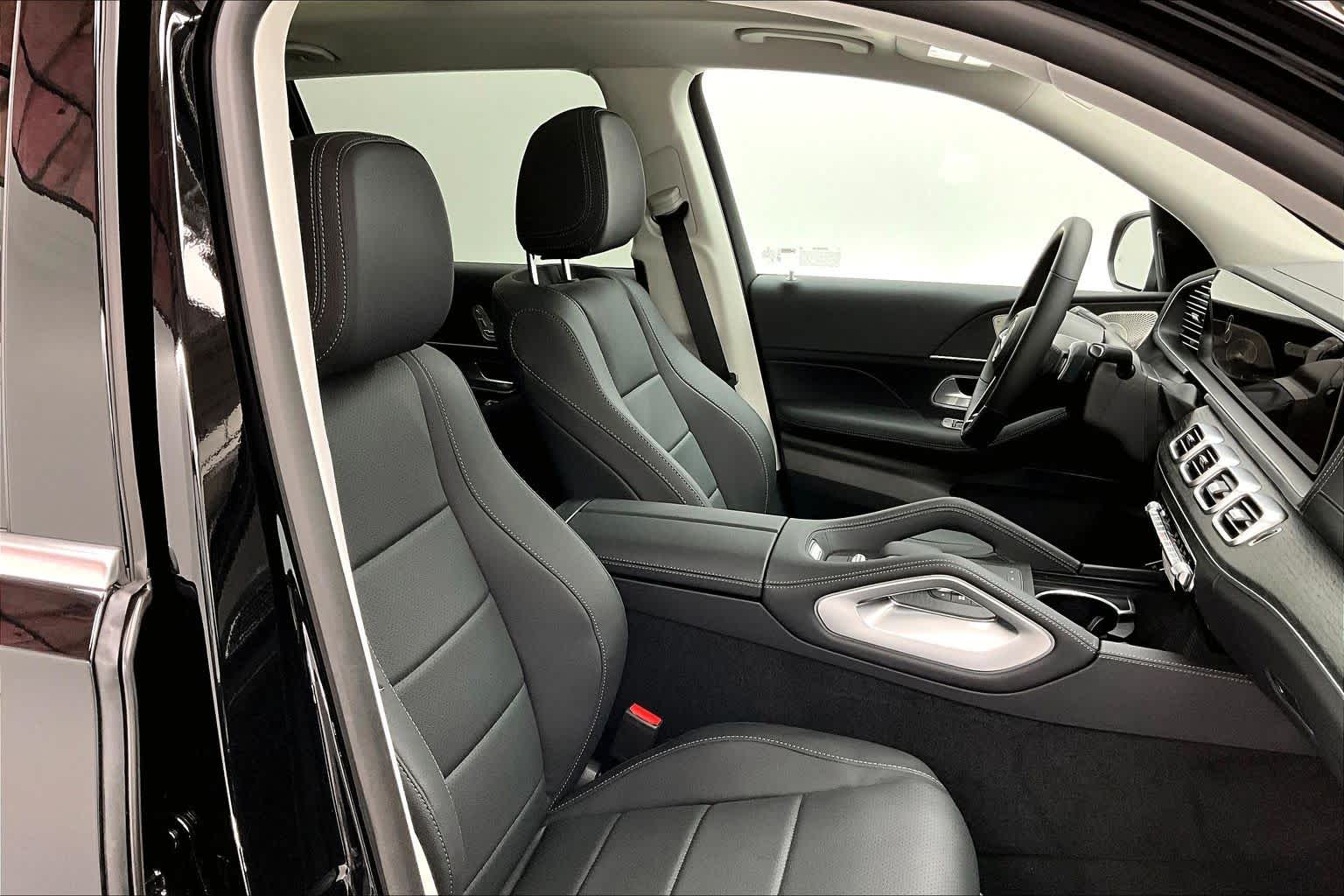 Thumbnail: 2026 Mercedes-Benz GLS - 14