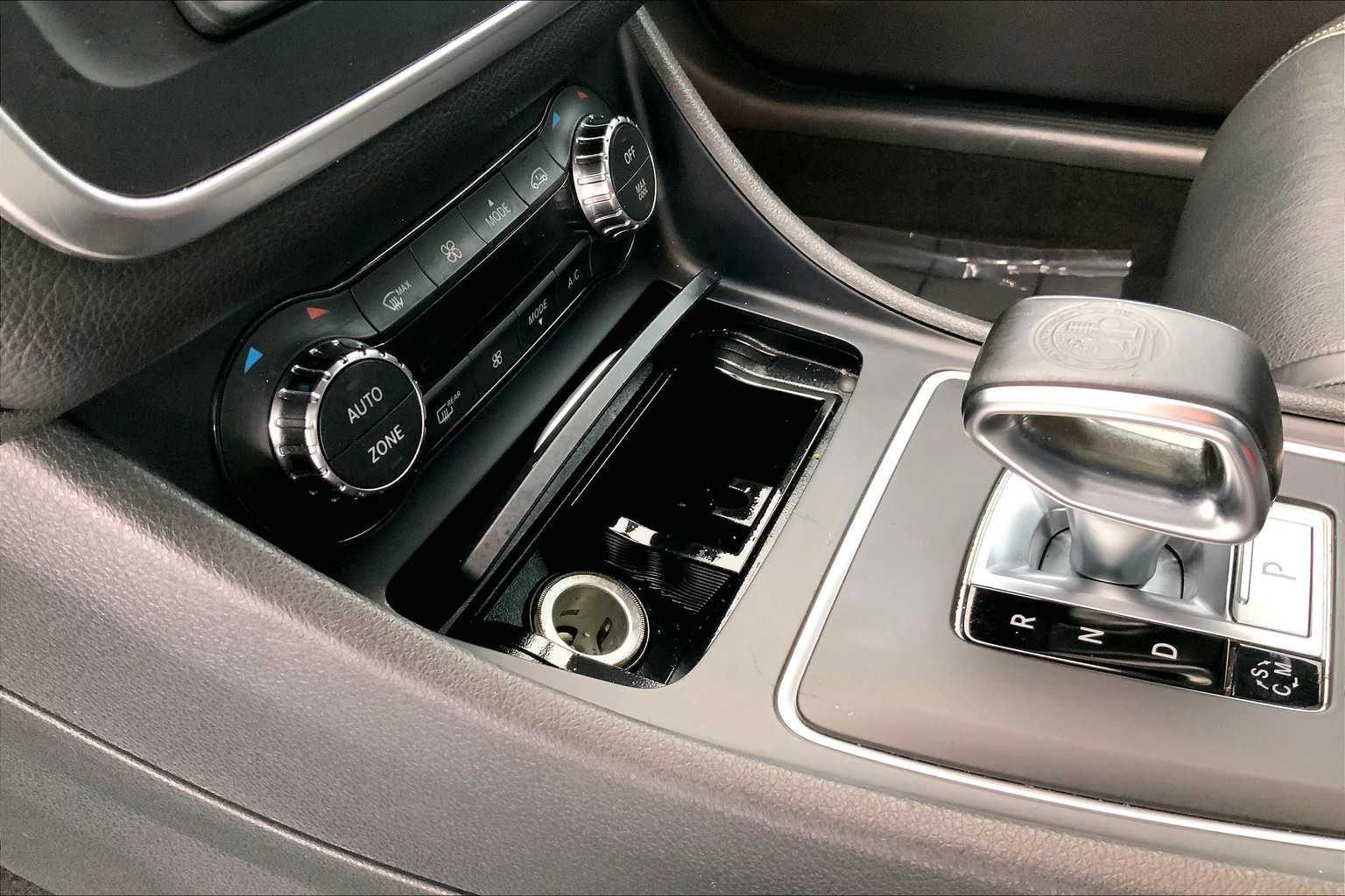 Thumbnail: 2015 Mercedes-Benz CLA - 27