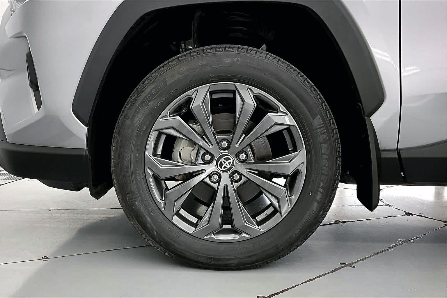 Thumbnail: 2022 Toyota RAV4 - 8