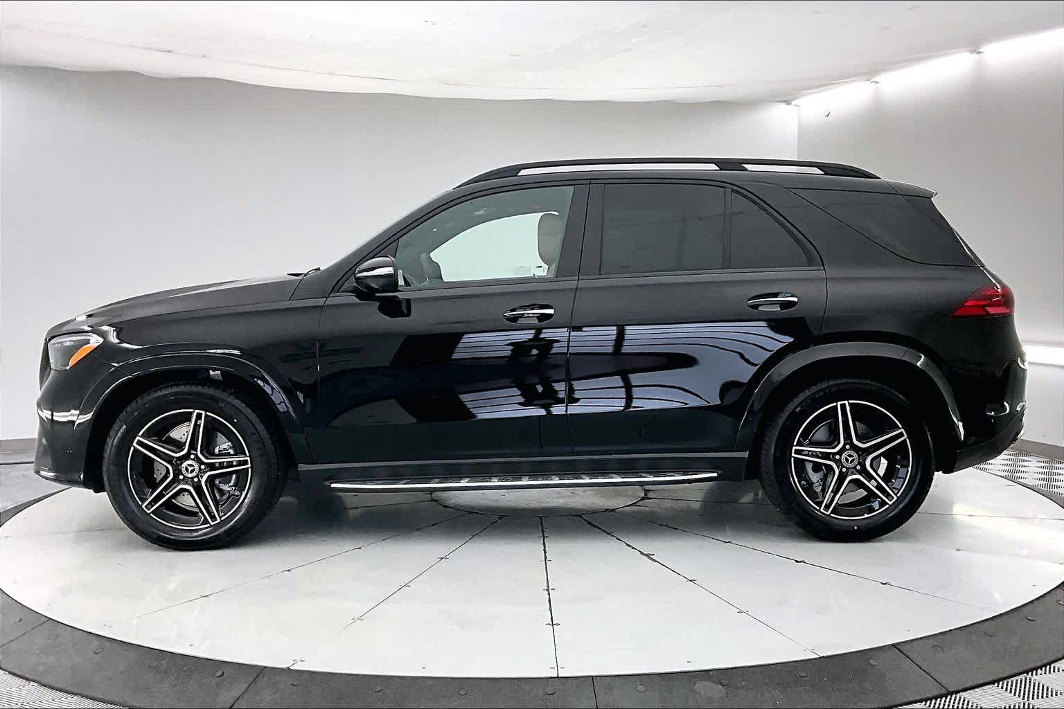 Thumbnail: 2026 Mercedes-Benz GLE - 3