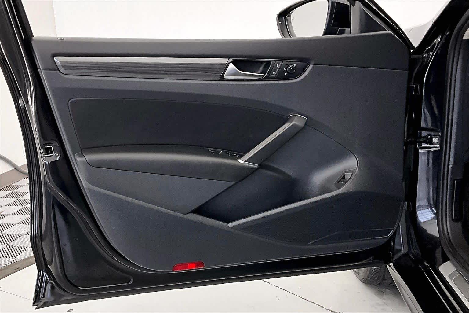 Thumbnail: 2020 Volkswagen Passat - 22