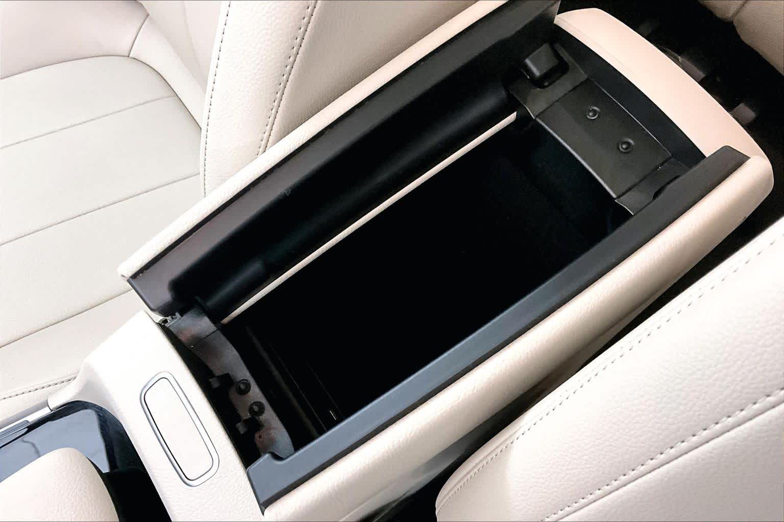 Thumbnail: 2023 Mercedes-Benz GLB - 28