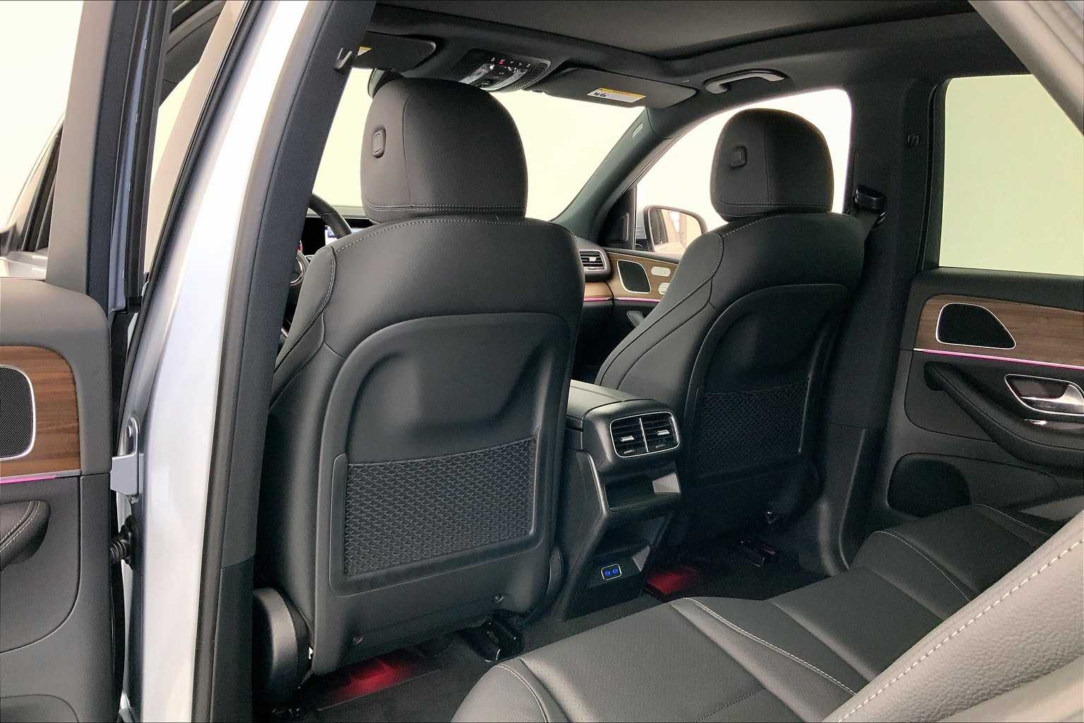 Thumbnail: 2025 Mercedes-Benz GLE - 12