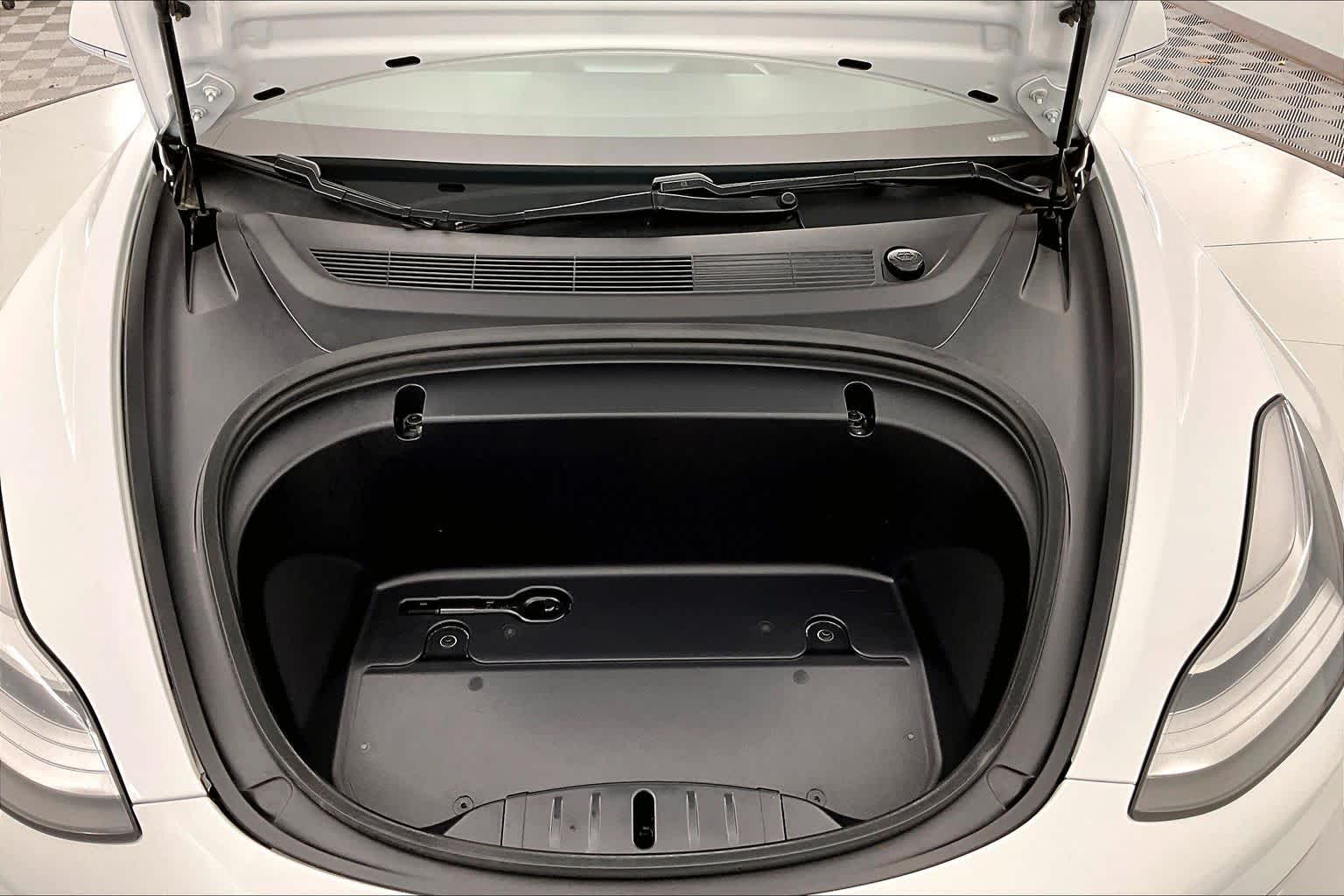 Thumbnail: 2020 Tesla Model 3 - 9