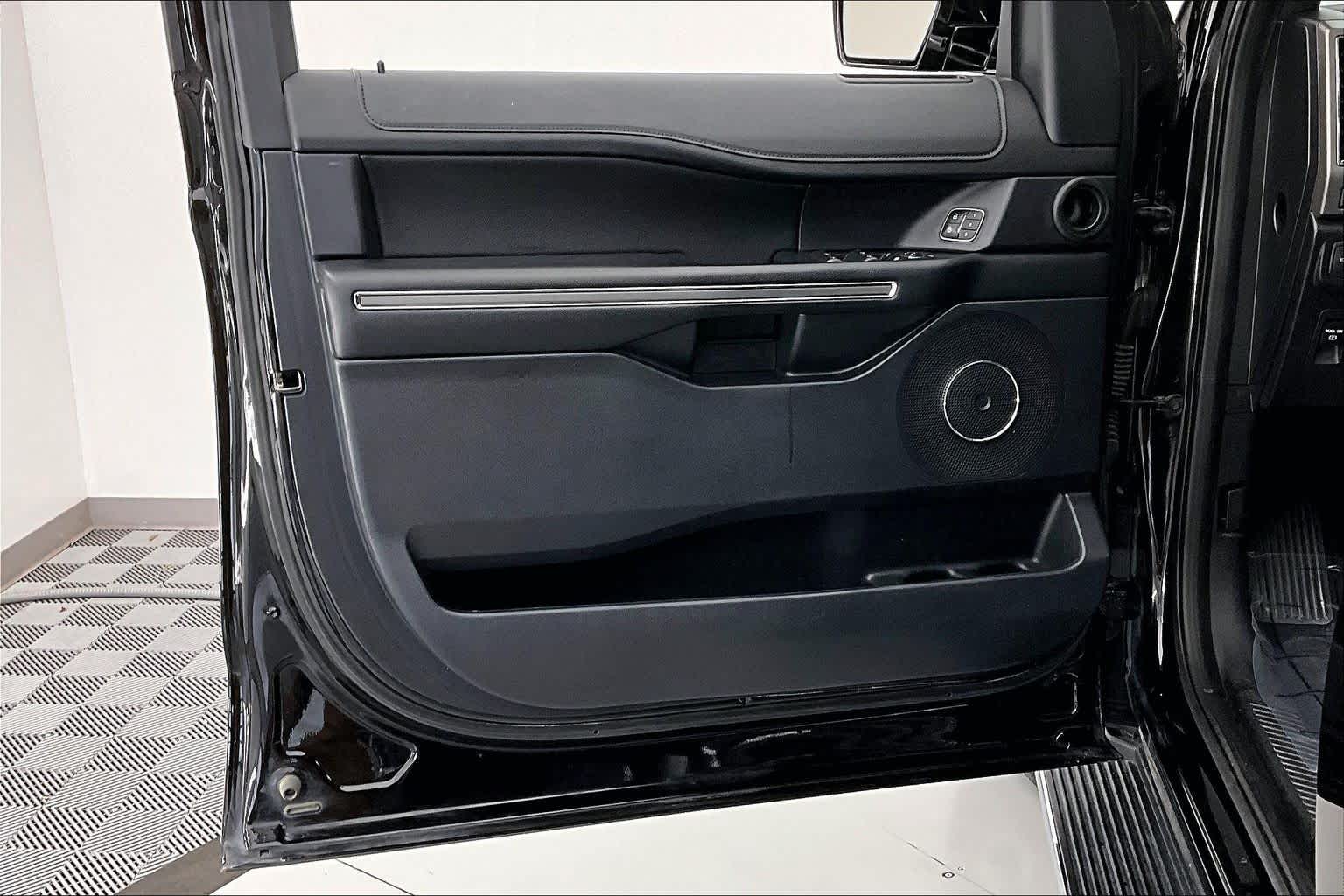 Thumbnail: 2019 Ford Expedition - 23