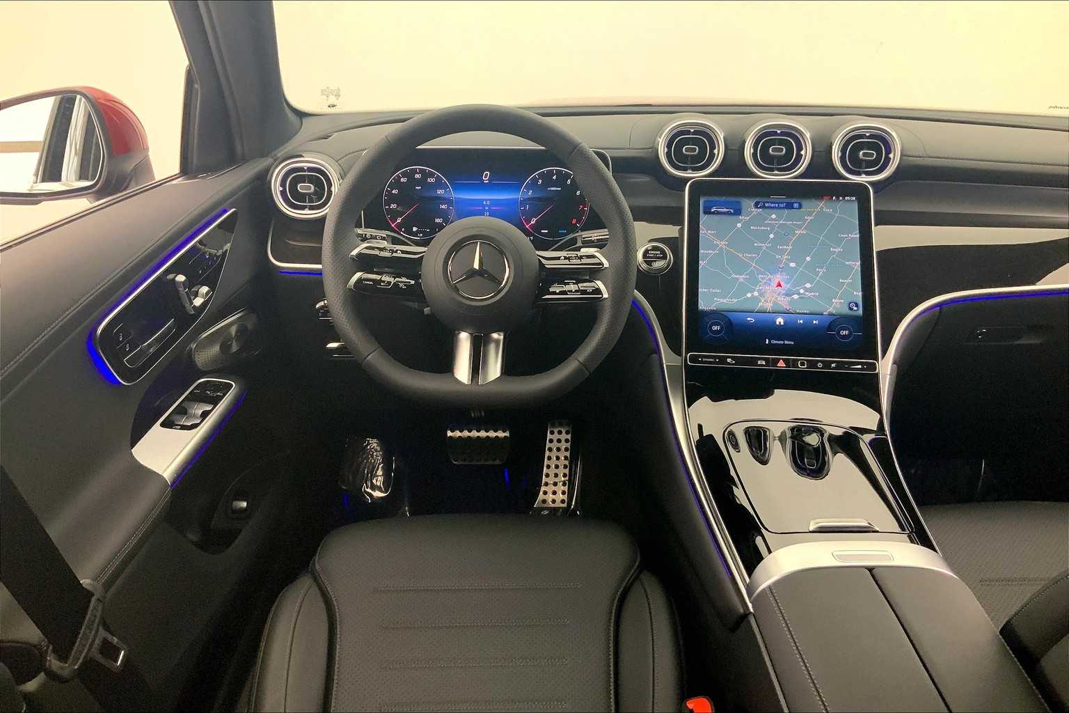 Thumbnail: 2026 Mercedes-Benz GLC - 15