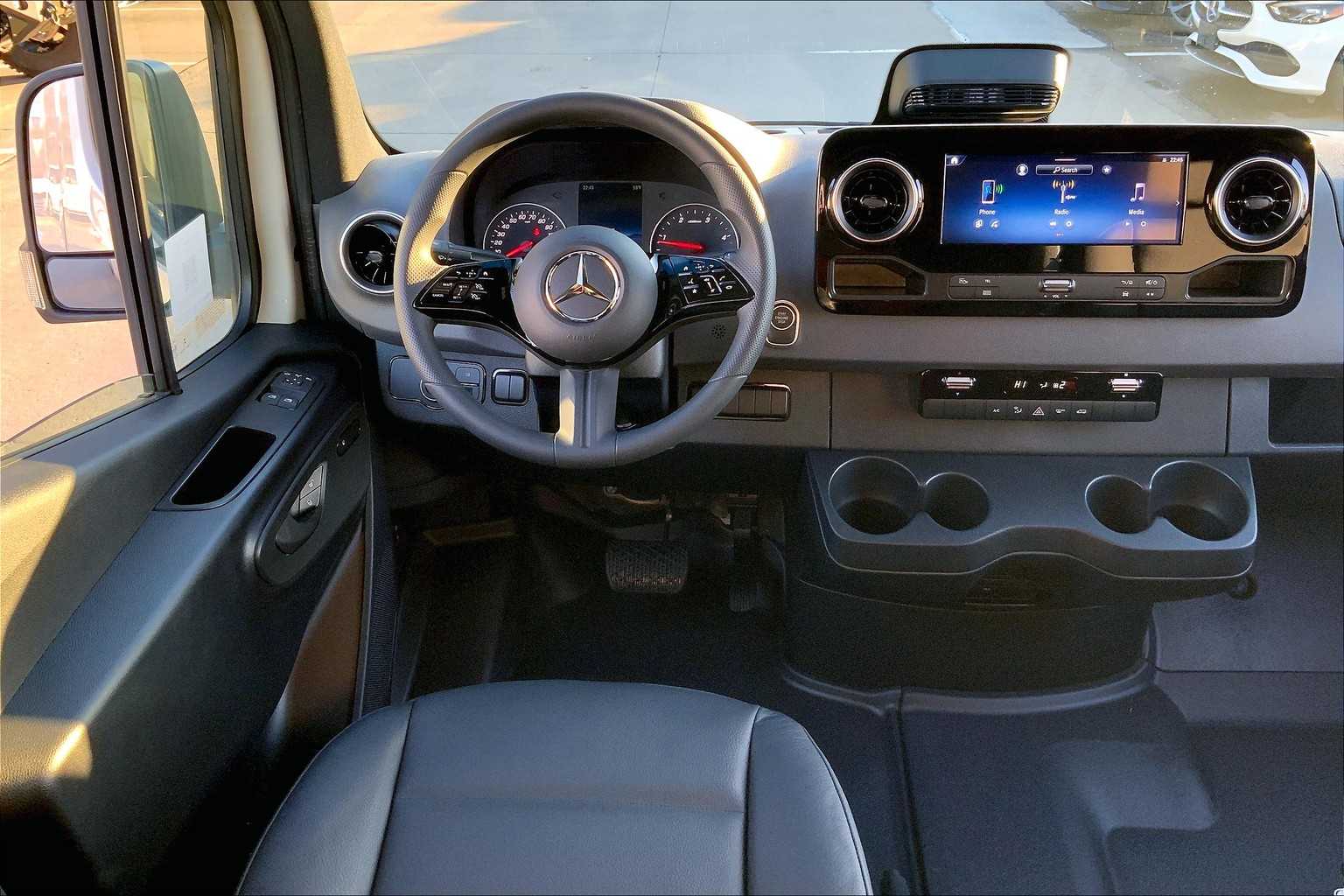 2025 Mercedes-Benz Sprinter 2500 14