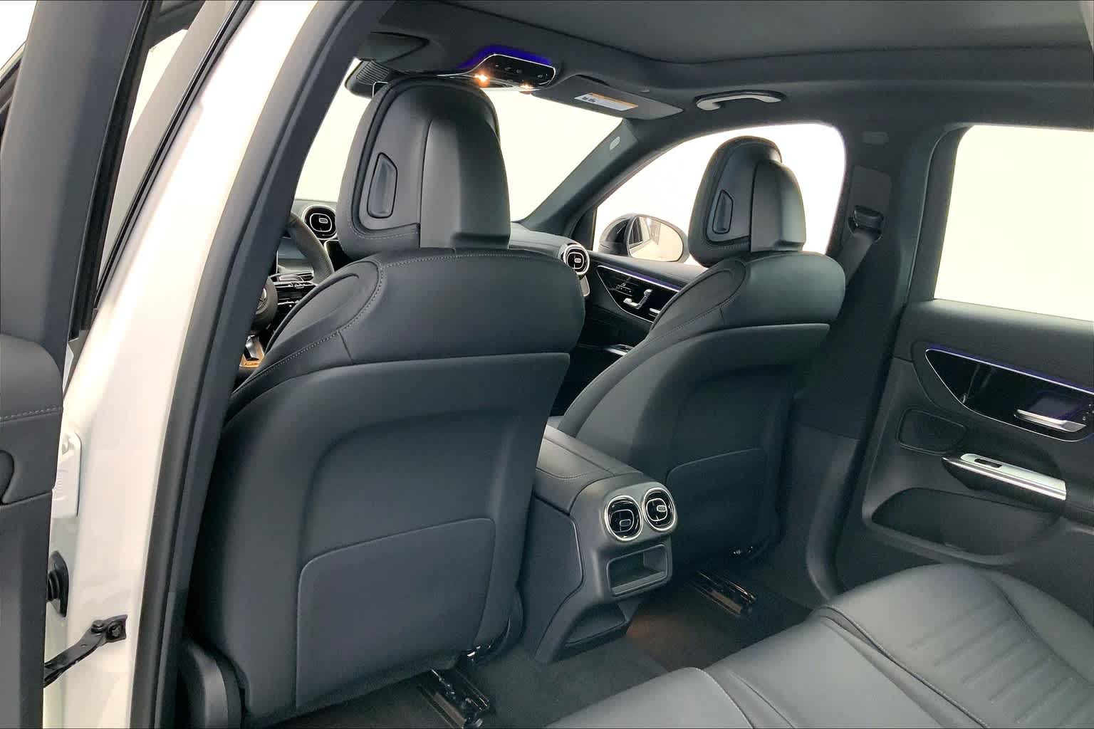 Thumbnail: 2025 Mercedes-Benz GLC - 12