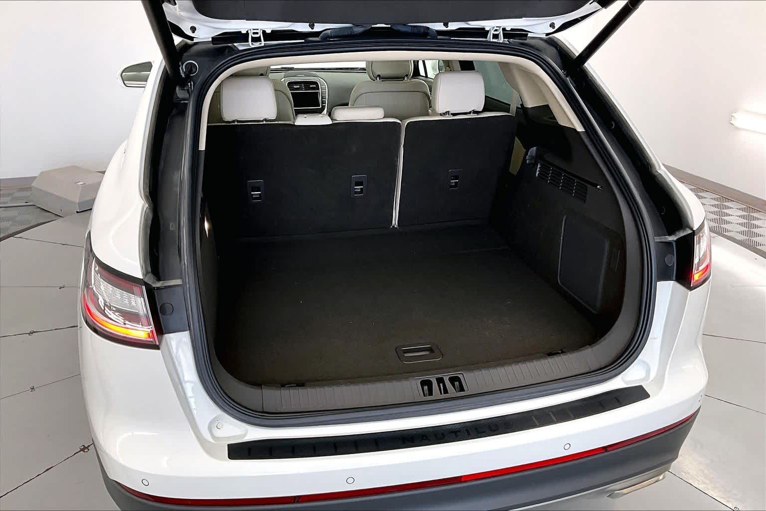 Thumbnail: 2020 Lincoln Nautilus - 19