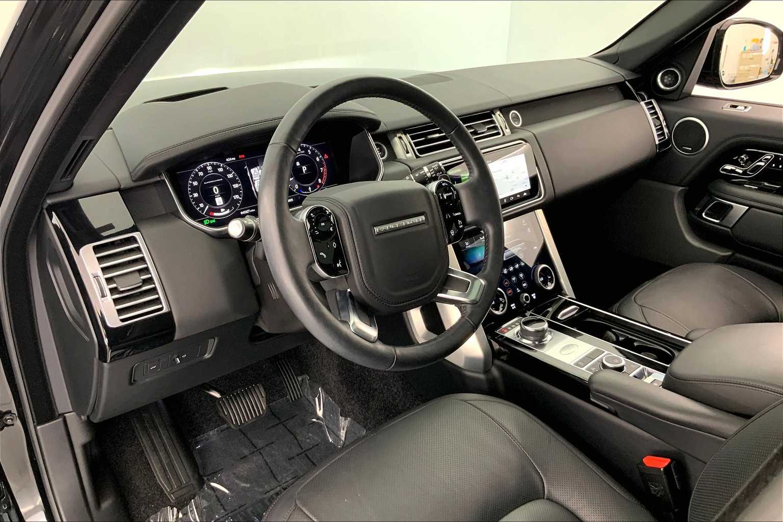 Thumbnail: 2018 Land Rover Range Rover - 2
