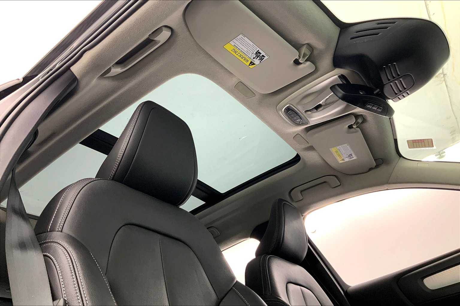 Thumbnail: 2020 Volvo XC40 - 22