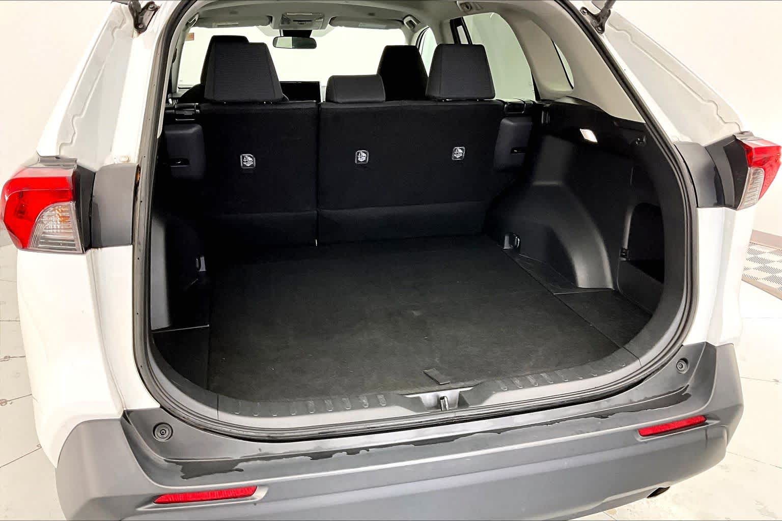 Thumbnail: 2024 Toyota RAV4 - 19