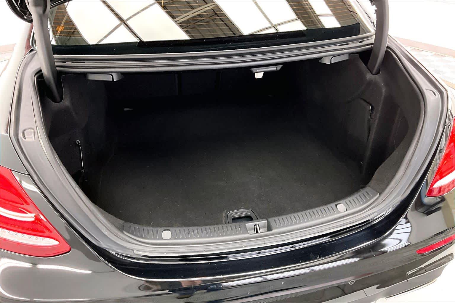 Thumbnail: 2019 Mercedes-Benz E-Class - 19