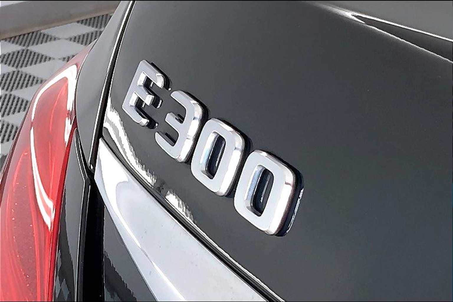 Thumbnail: 2019 Mercedes-Benz E-Class - 7