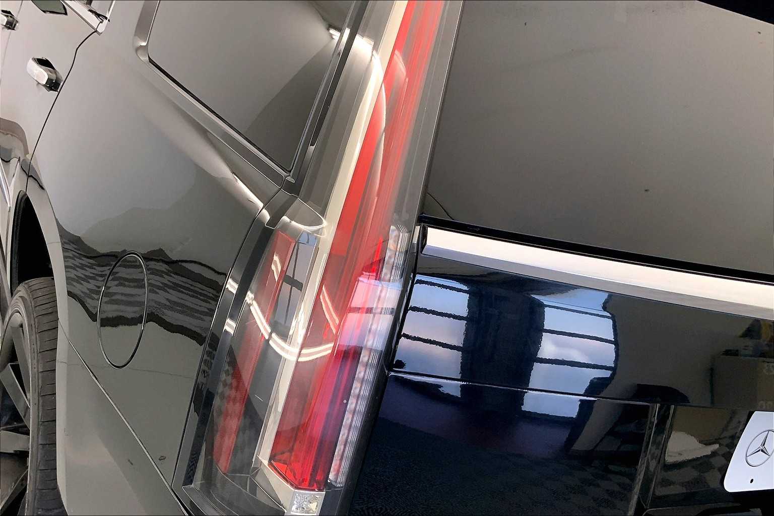Thumbnail: 2017 Cadillac Escalade - 25