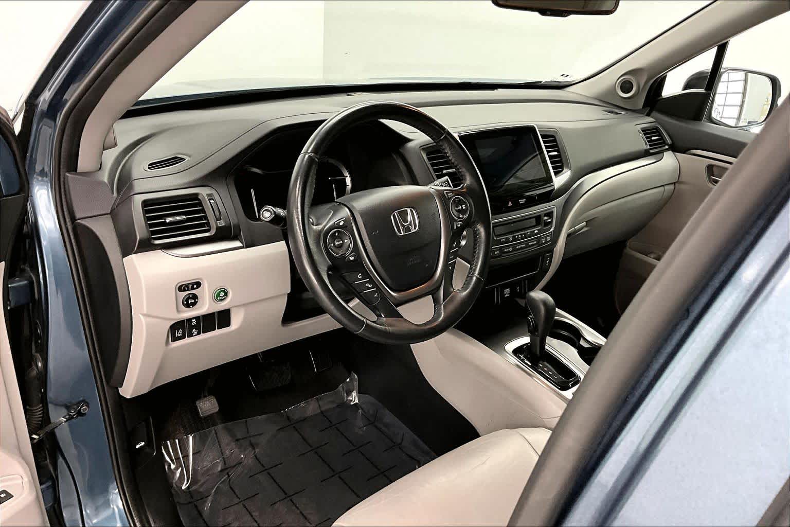 Thumbnail: 2018 Honda Pilot - 2