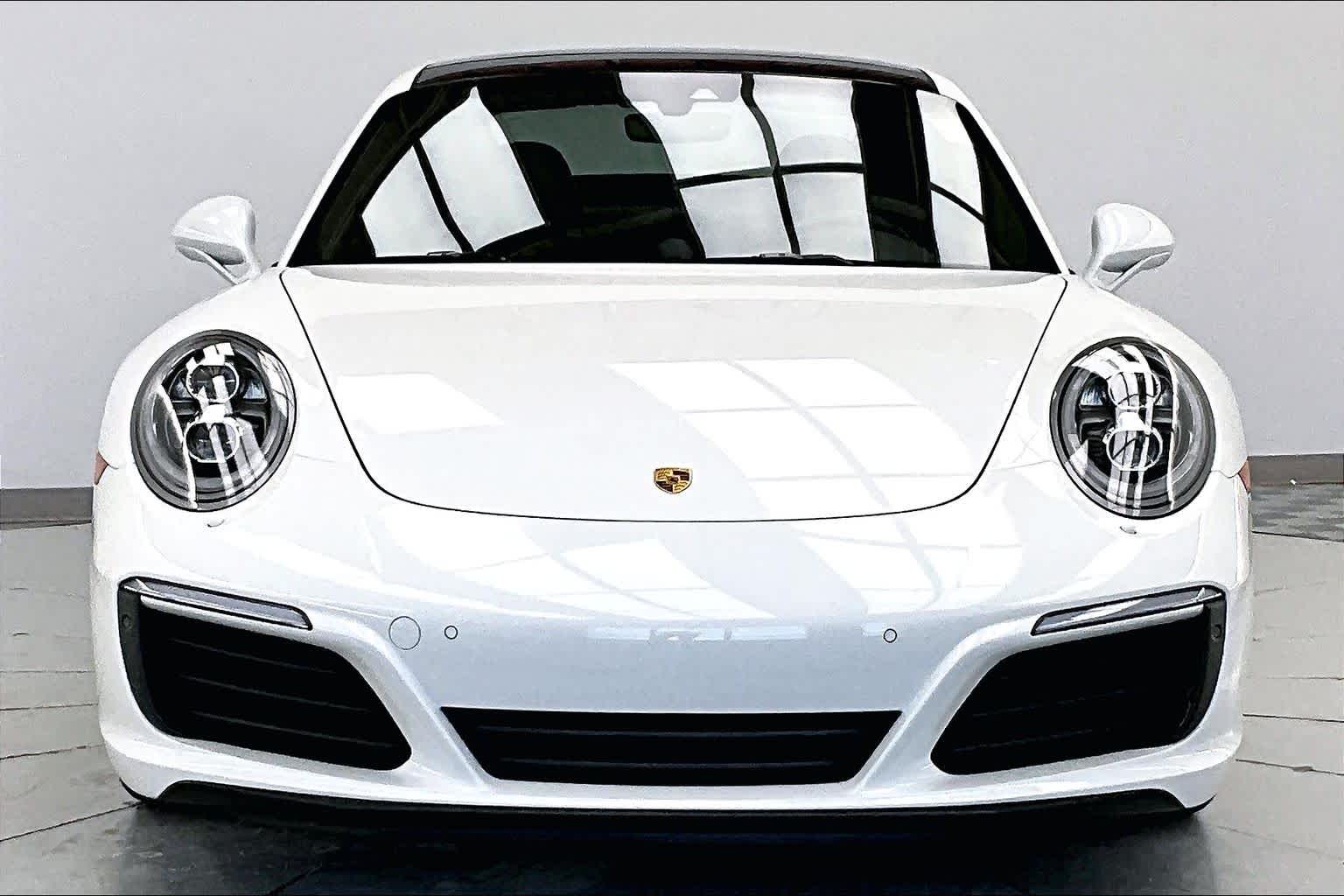 Thumbnail: 2017 Porsche 911 - 6