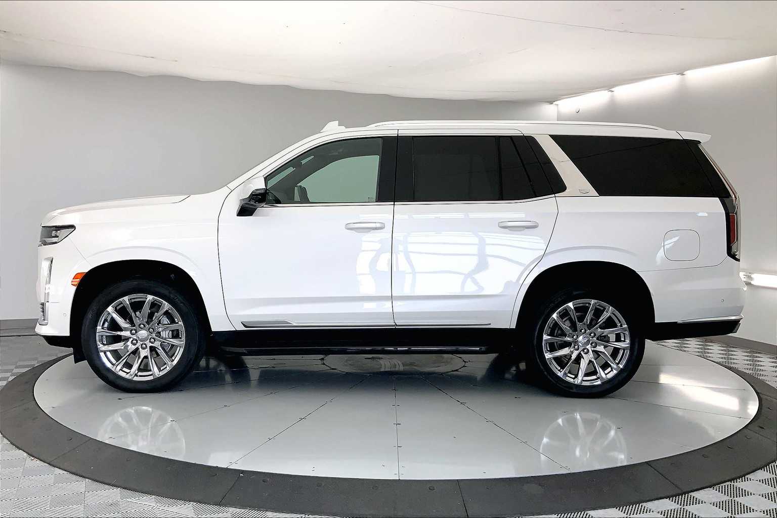 Thumbnail: 2021 Cadillac Escalade - 3