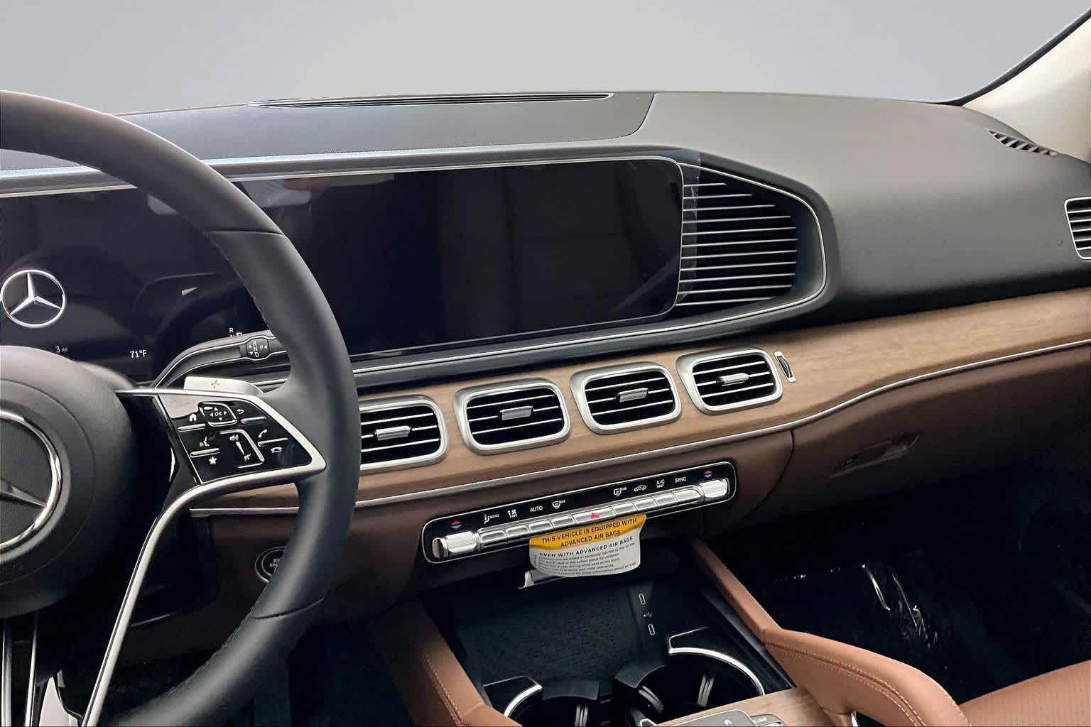 Thumbnail: 2026 Mercedes-Benz GLE - 16