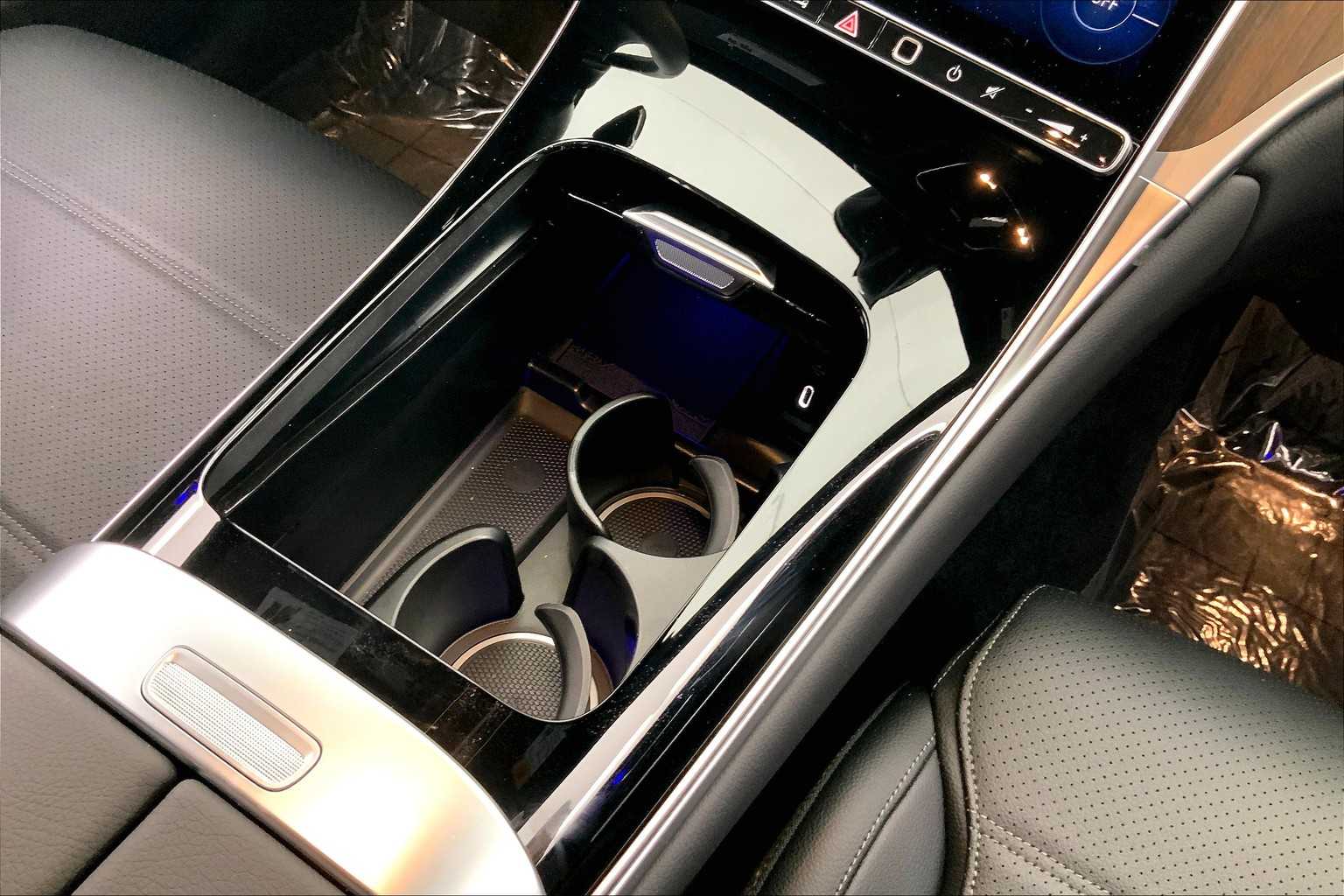 Thumbnail: 2025 Mercedes-Benz GLC - 23