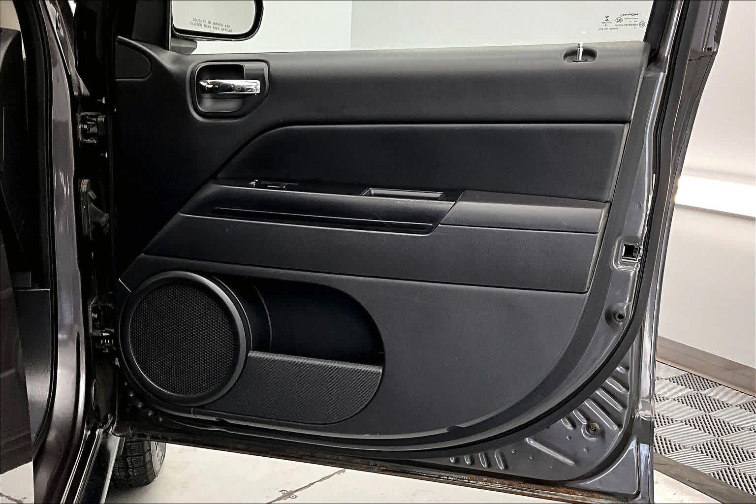 Thumbnail: 2015 Jeep Compass - 23