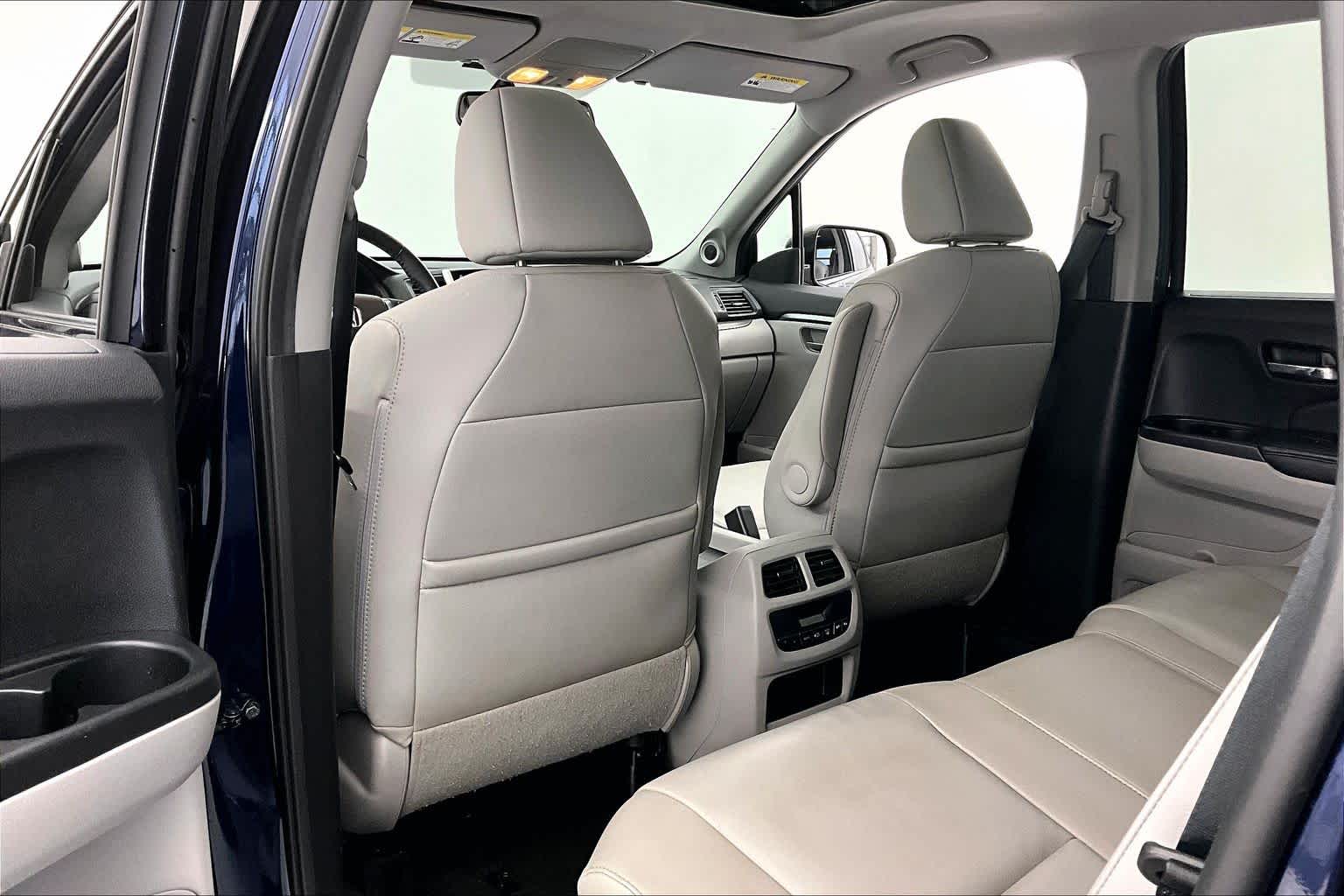 Thumbnail: 2017 Honda Pilot - 12