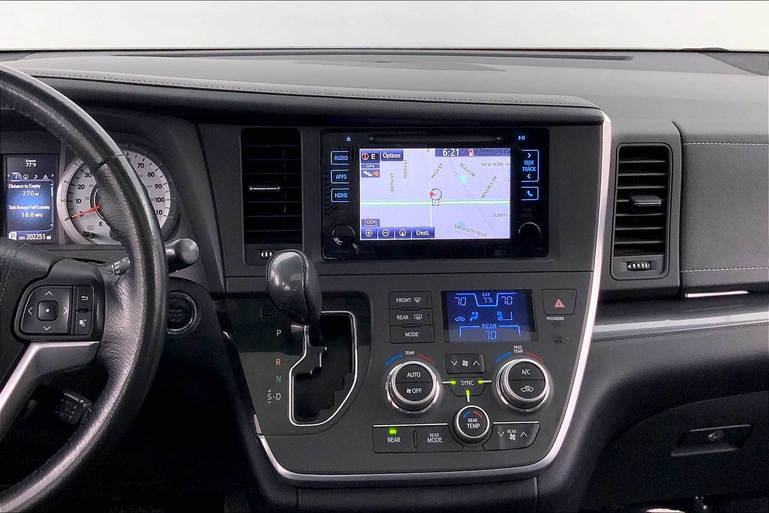 Thumbnail: 2015 Toyota Sienna - 16