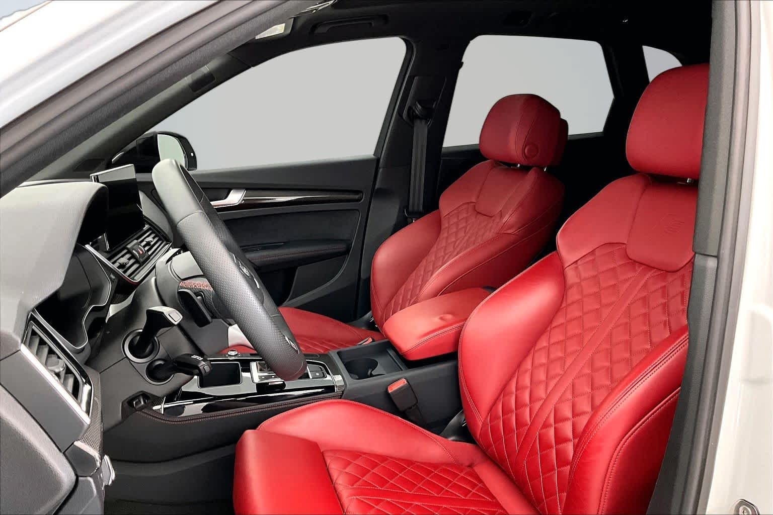 Thumbnail: 2024 Audi SQ5 - 10