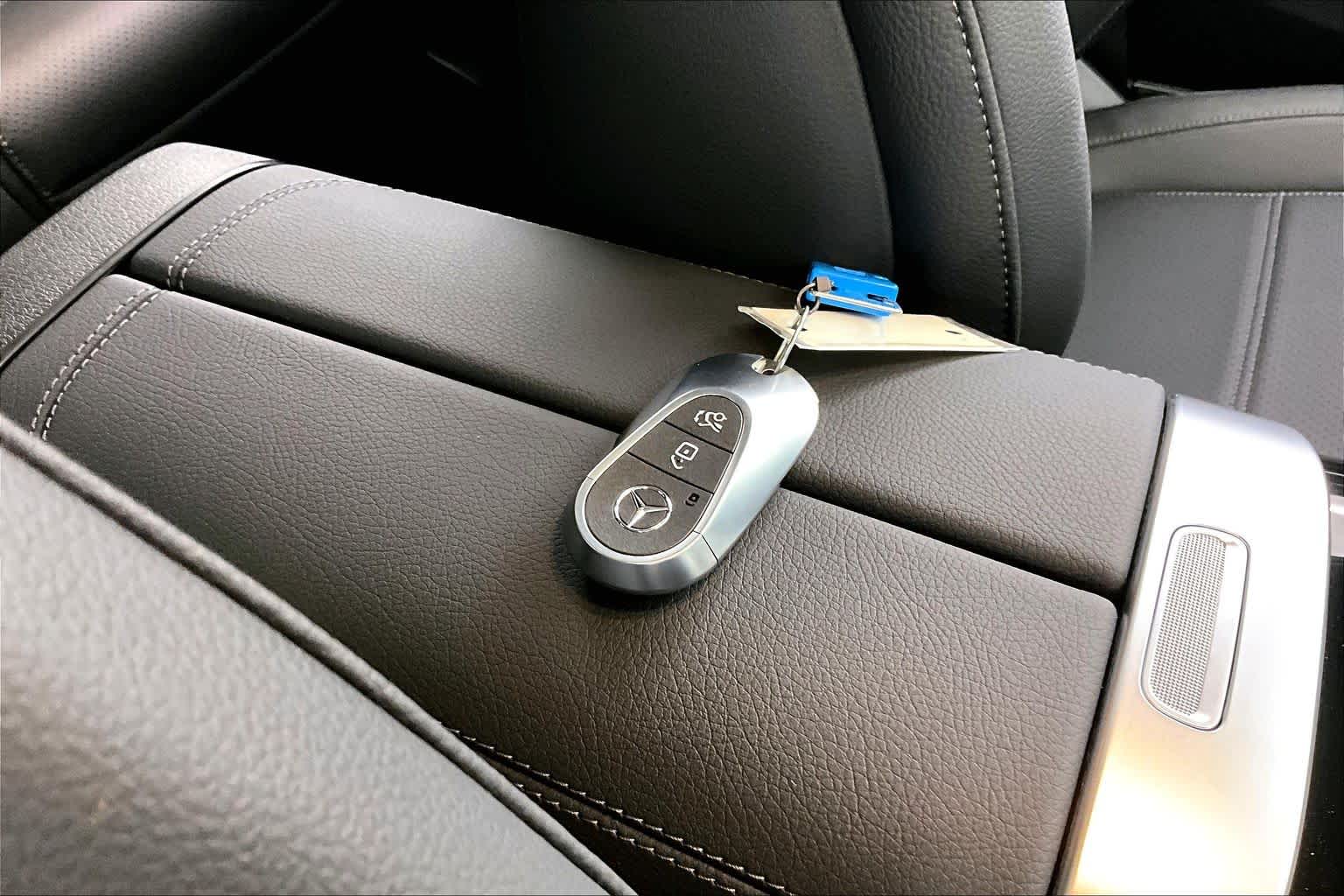 Thumbnail: 2026 Mercedes-Benz GLC - 20