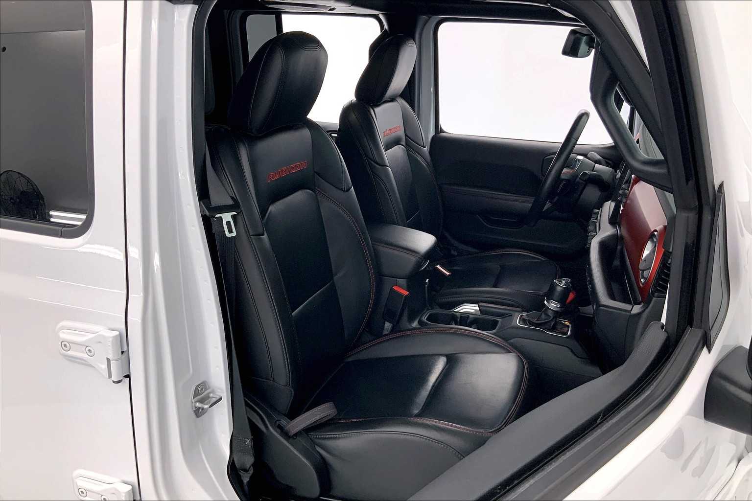 Thumbnail: 2021 Jeep Wrangler - 14