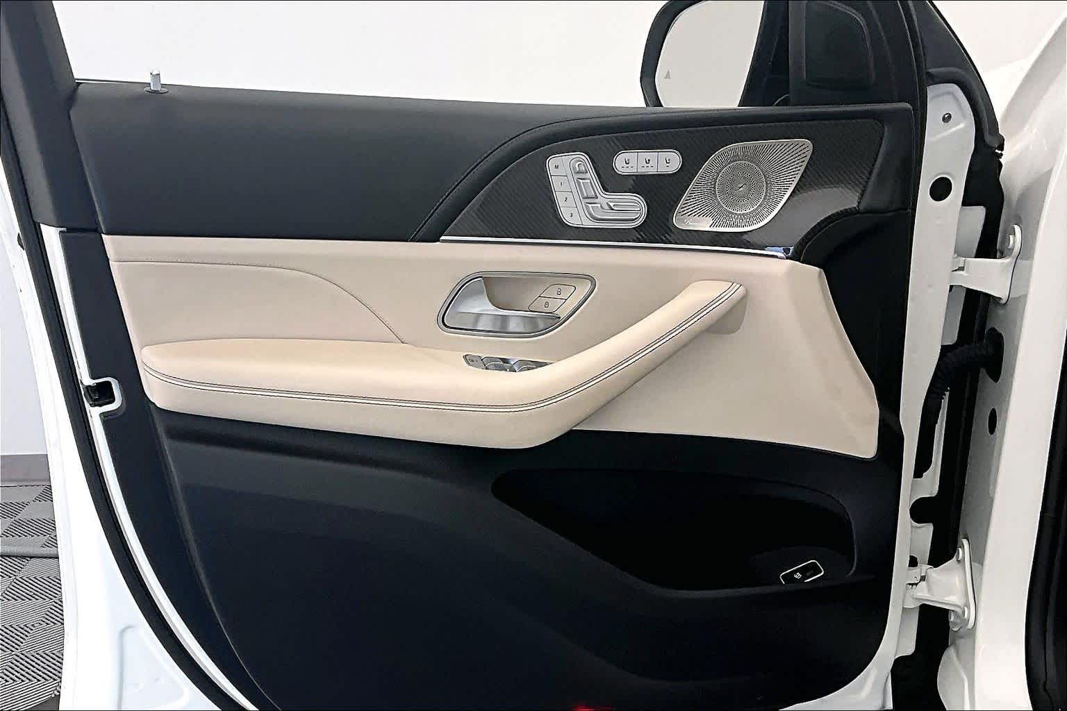 Thumbnail: 2021 Mercedes-Benz GL-Class - 23