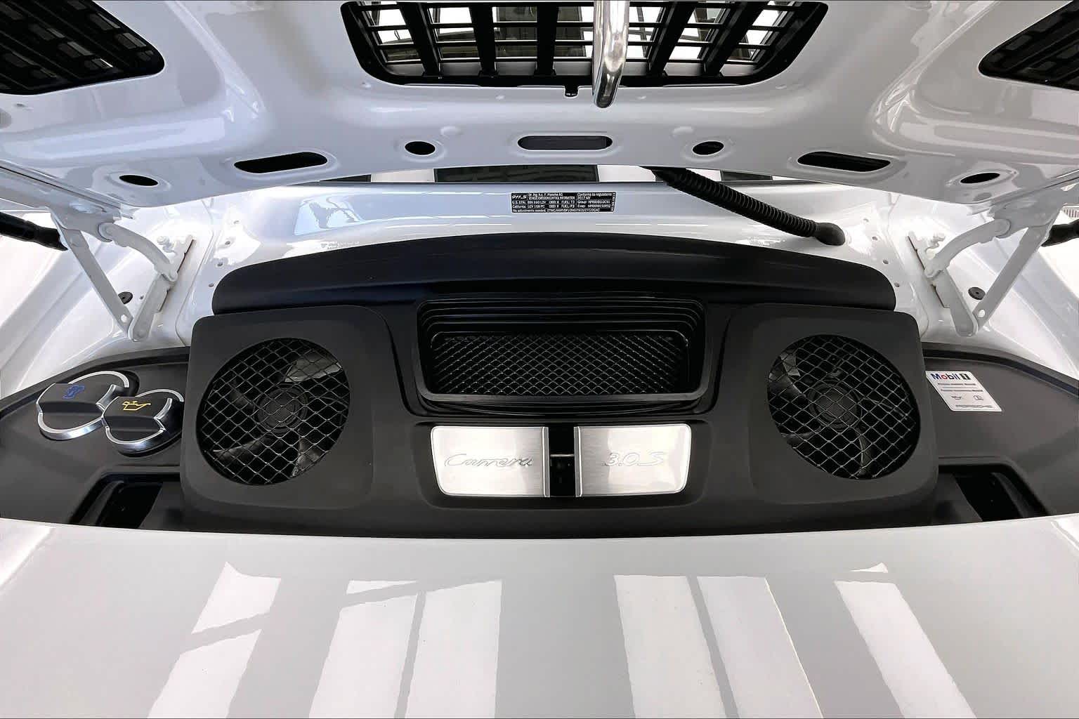 Thumbnail: 2017 Porsche 911 - 9