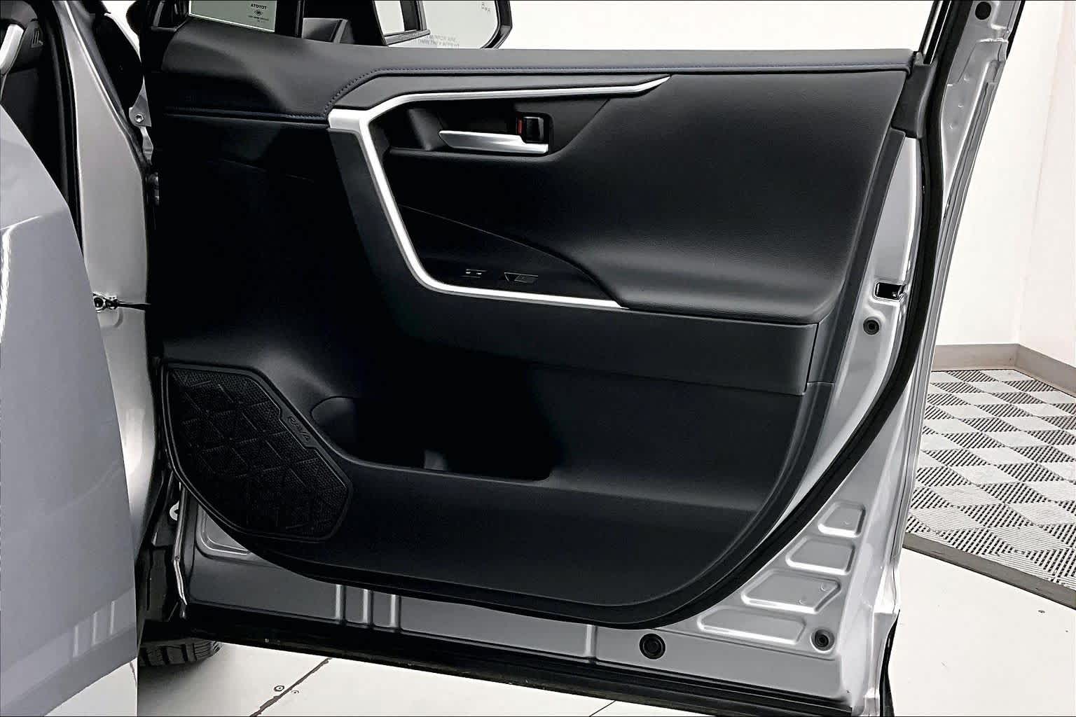 Thumbnail: 2023 Toyota RAV4 - 24