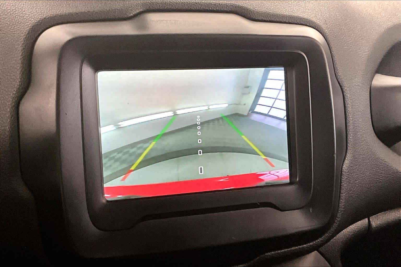 Thumbnail: 2018 Jeep Renegade - 21