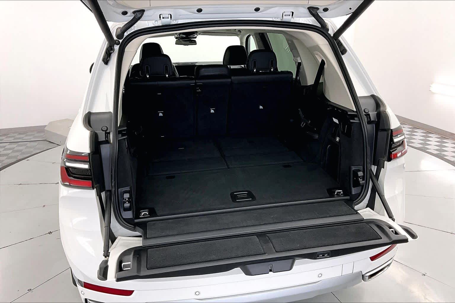 Thumbnail: 2023 BMW X7 - 19