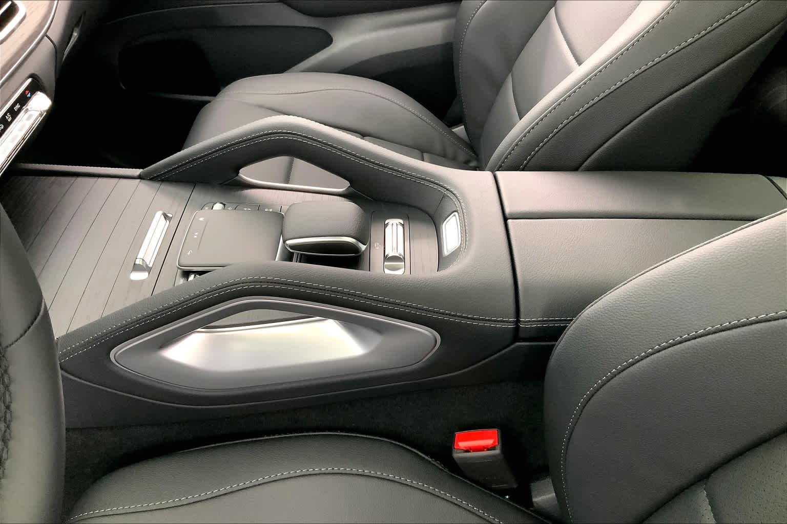 Thumbnail: 2025 Mercedes-Benz GLS - 17