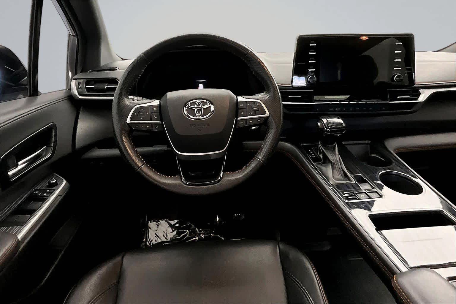Thumbnail: 2021 Toyota Sienna - 14