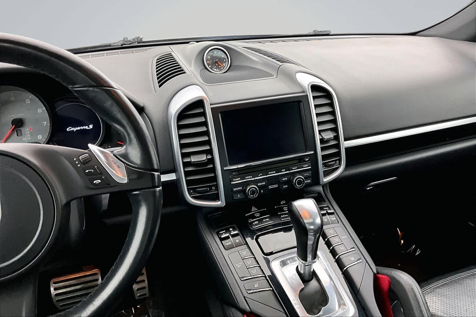 Thumbnail: 2014 Porsche Cayenne - 16