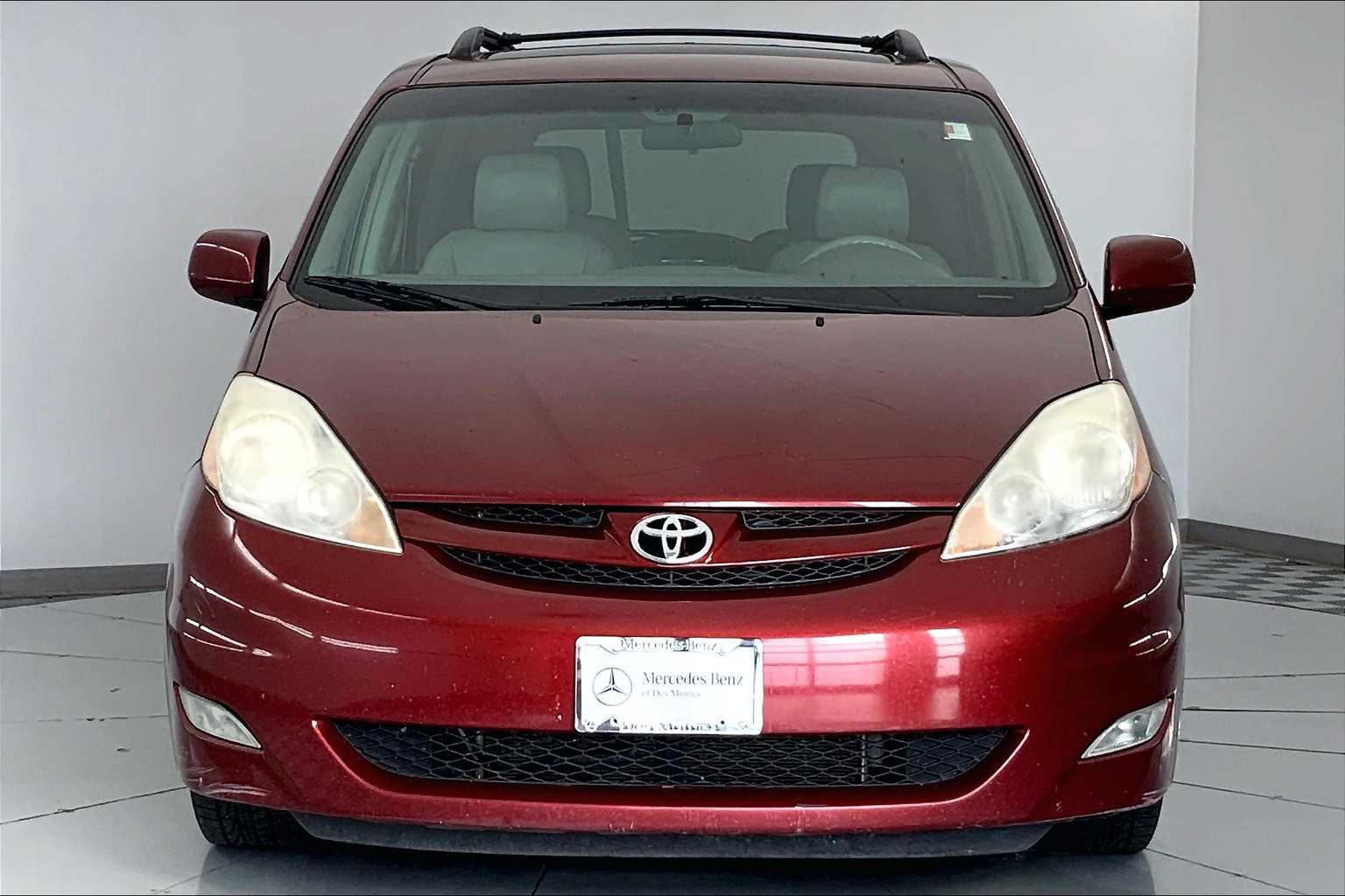 Thumbnail: 2008 Toyota Sienna - 6