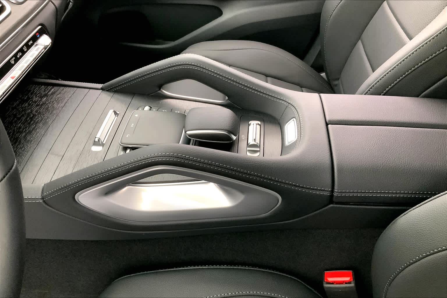 Thumbnail: 2025 Mercedes-Benz GLS - 17