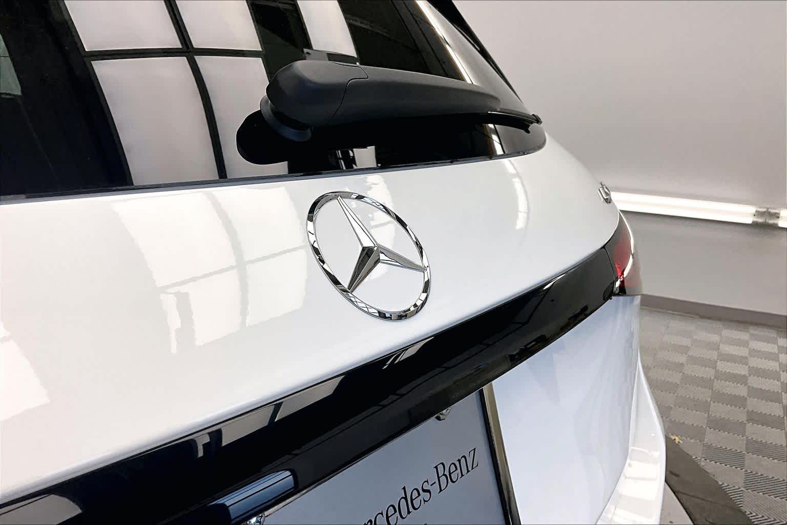 Thumbnail: 2026 Mercedes-Benz GLC - 22