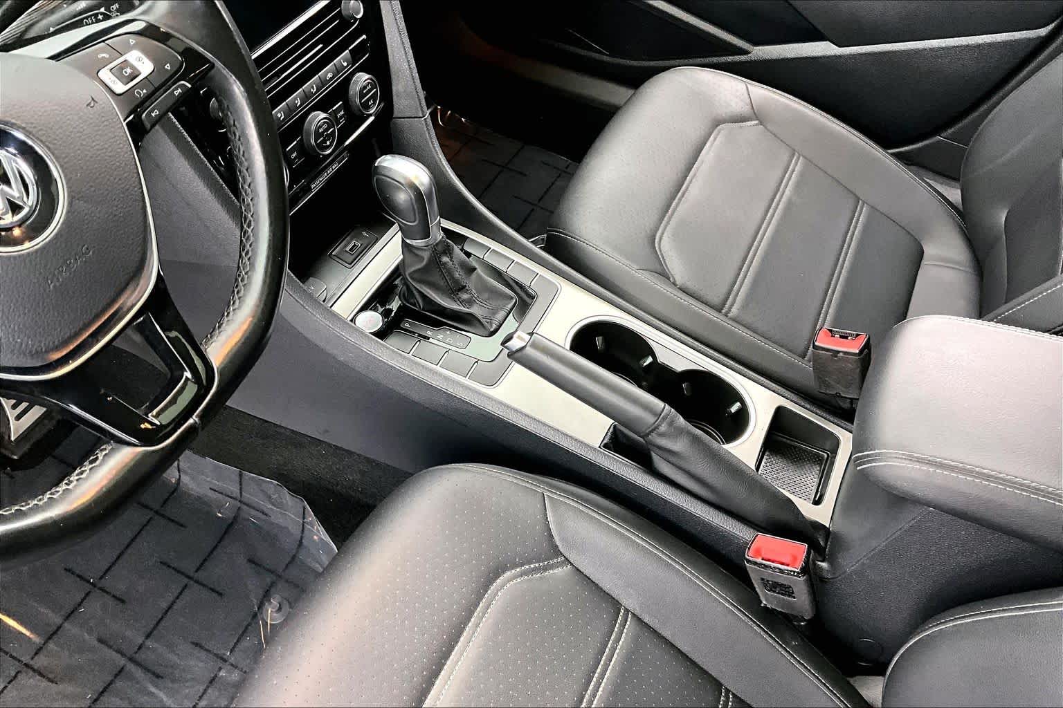 Thumbnail: 2020 Volkswagen Passat - 17