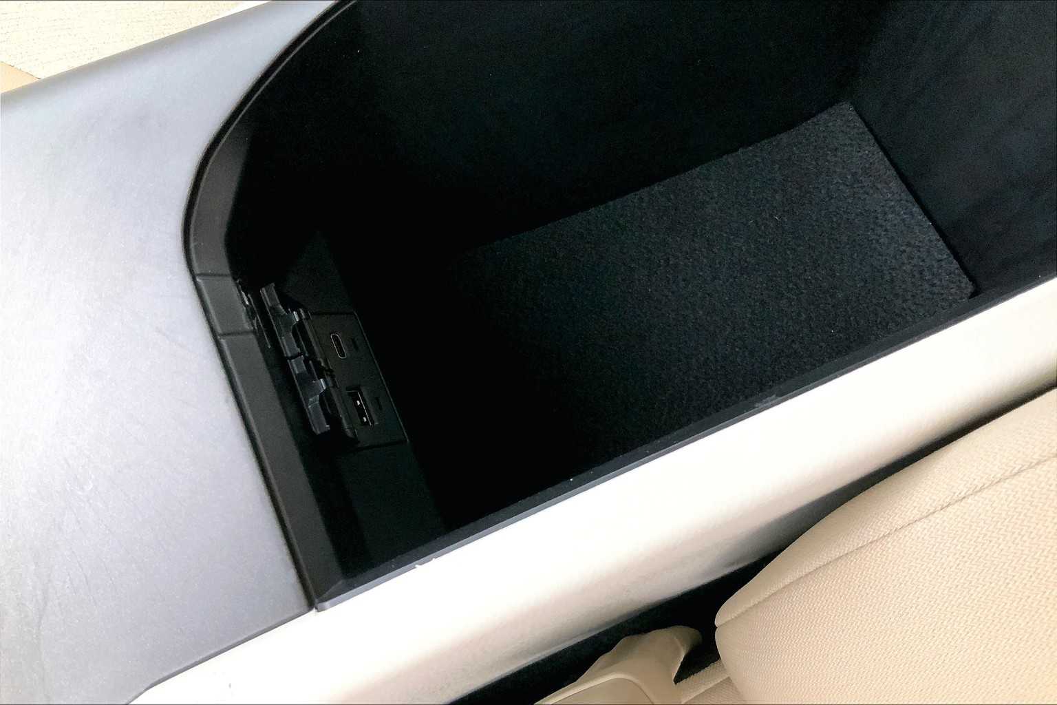 Thumbnail: 2021 Toyota Camry - 27